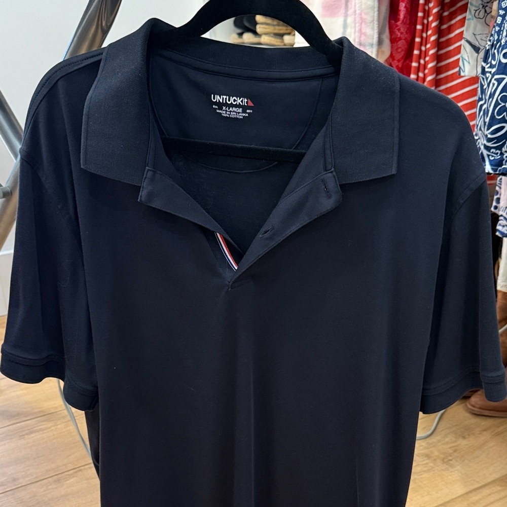 UNTUCKit Men's Dark Polo Shirt